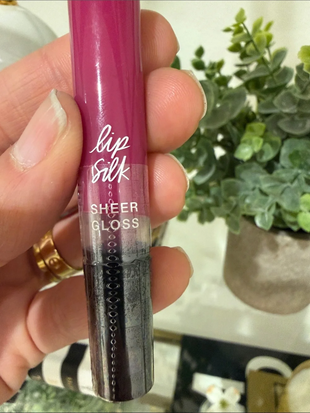 Victoria's Secret Lip Silk Sheer Gloss — Irresistible